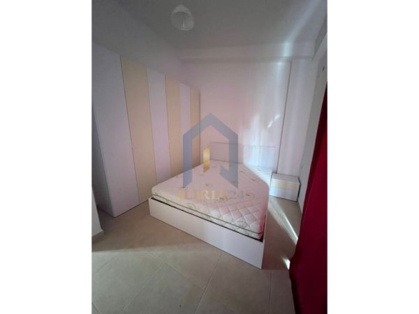 Tirane, jap me qera apartament 2+1+Aneks+Ballkon , 90 m² 350 € (Laprake)