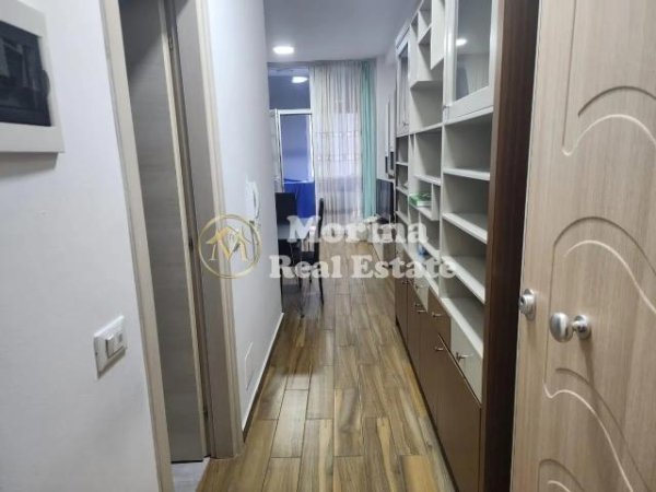 Tirane, jepet me qera apartament 1+1 Kati 3, 60 m² 570 € (Komuna e Parisit)