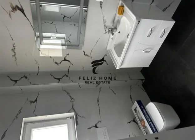 Tirane, jepet me qera apartament 3+1+Ballkon Kati 2, 120 m² 700 € (YZBERISHT)