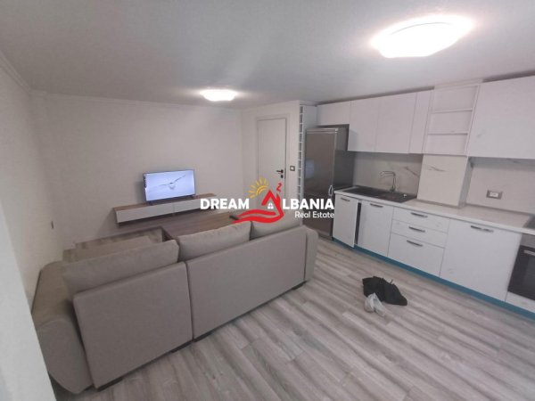 Tirane, jepet me qera apartament 1+1 , 65 m² 450 € 