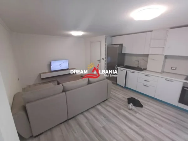 Tirane, jepet me qera apartament 1+1 , 65 m² 450 € 