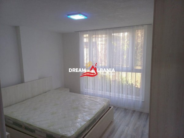 Tirane, jepet me qera apartament 1+1 , 65 m² 450 € 