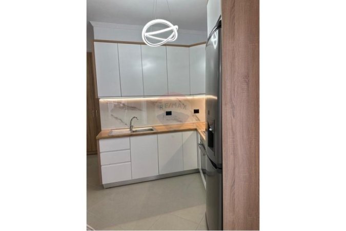 Tirane, shitet apartament 1+1+Ballkon Kati 4, 71 m² 115.000 € (Fresk)