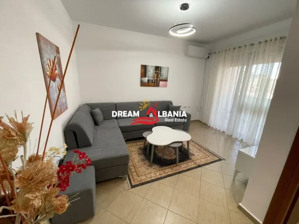 Tirane, jepet me qera apartament 1+1 , 70 m² 550 € 