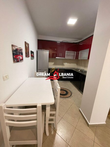 Tirane, jepet me qera apartament 1+1 , 70 m² 550 € 