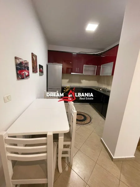 Tirane, jepet me qera apartament 1+1 , 70 m² 550 € 
