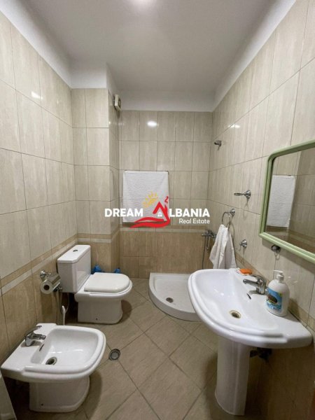 Tirane, jepet me qera apartament 1+1 , 70 m² 550 € 