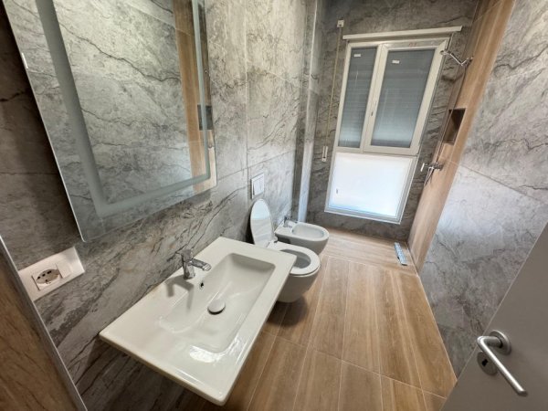 Tirane, jepet me qera apartament 2+1+Aneks Kati 2, 140 m² 800 € (Don Bosko)