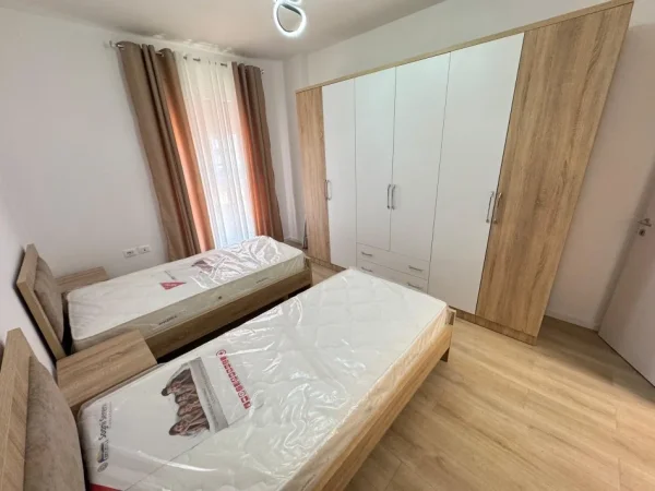 Tirane, jepet me qera apartament 2+1+Aneks Kati 2, 140 m² 800 € (Don Bosko)