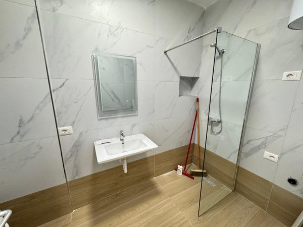 Tirane, jepet me qera apartament 2+1+Aneks Kati 2, 140 m² 800 € (Don Bosko)