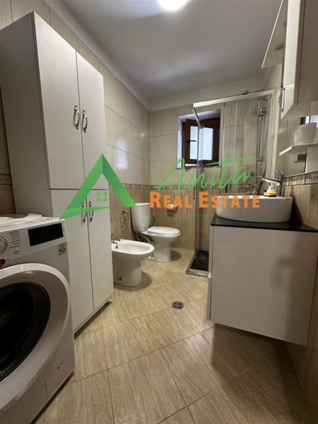 Tirane, jepet me qera apartament 1+1+Aneks Kati 2, 65 m² 600 € (Myslym Shyri)