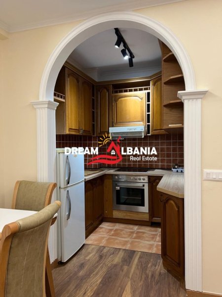 Tirane, jepet me qera apartament 1+1 , 68 m² 600 € 