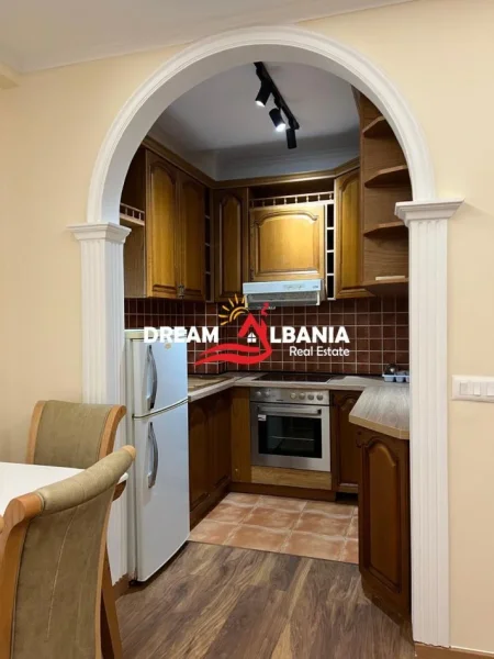 Tirane, jepet me qera apartament 1+1 , 68 m² 600 € 