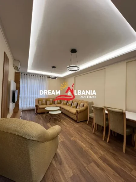 Tirane, jepet me qera apartament 1+1 , 68 m² 600 € 