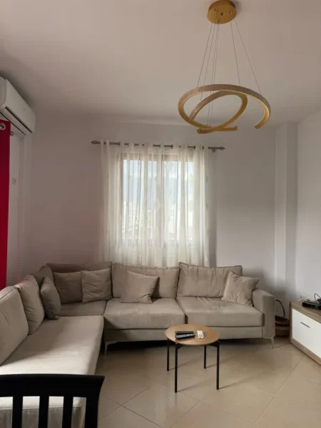 Tirane, jepet me qera apartament 2+1+Aneks+Ballkon Kati 5, 100 m² 450€ (Rruga 5 maj , prapa concord center prane big market)