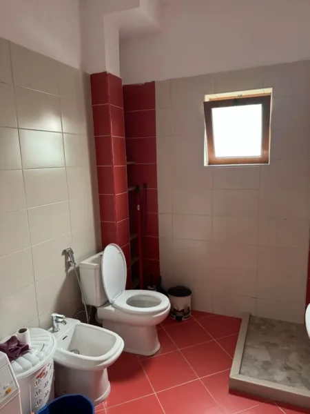 Tirane, jepet me qera apartament 2+1+Aneks+Ballkon Kati 5, 100 m² 450€ (Rruga 5 maj , prapa concord center prane big market)