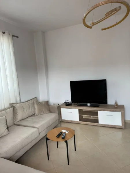 Tirane, jepet me qera apartament 2+1+Aneks+Ballkon Kati 5, 100 m² 450€ (Rruga 5 maj , prapa concord center prane big market)