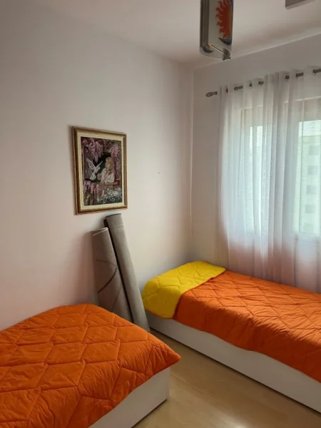 Tirane, jepet me qera apartament 2+1+Aneks+Ballkon Kati 5, 100 m² 450€ (Rruga 5 maj , prapa concord center prane big market)