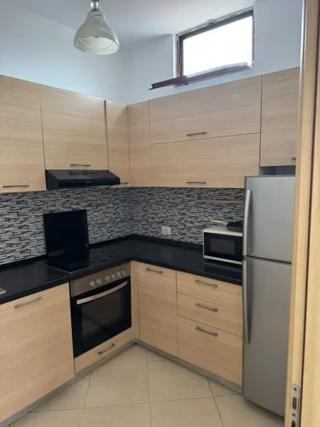 Tirane, jepet me qera apartament 2+1+Aneks+Ballkon Kati 5, 100 m² 450€ (Rruga 5 maj , prapa concord center prane big market)