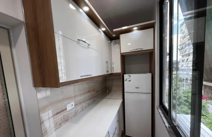 Tirane, jepet me qera apartament 1+1+Ballkon Kati 4, 67 m² 500 € (Zogu i Zi Ring Center)