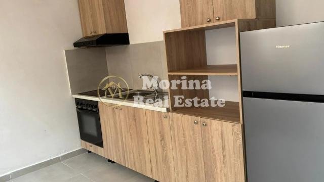 Tirane, jepet me qera apartament 1+1 Kati 1, 45 m² 280 € (Ali Demi- Rruga Ismet Gusia)
