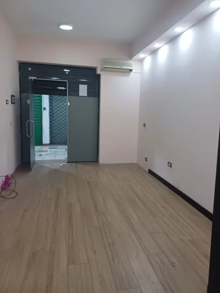 Tirane, jepet me qera zyre Kati 2, 30 m² 28.000 € (Bul. Gjergj Fishta k1)