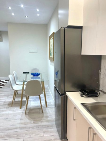 Me Qera: 1+1+ 1 Ballkon || 📍Rruga e Kosovareve - Liqeni || Kt.9 - Sp.80m² || Totalish i Investuar🔥 || 900€
