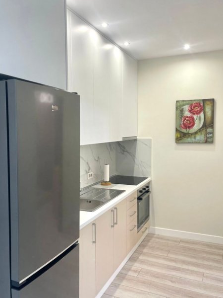 Me Qera: 1+1+ 1 Ballkon || 📍Rruga e Kosovareve - Liqeni || Kt.9 - Sp.80m² || Totalish i Investuar🔥 || 900€