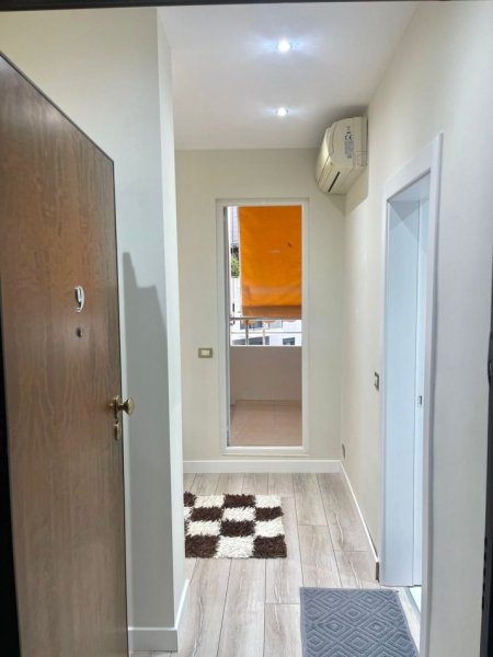 Me Qera: 1+1+ 1 Ballkon || 📍Rruga e Kosovareve - Liqeni || Kt.9 - Sp.80m² || Totalish i Investuar🔥 || 900€