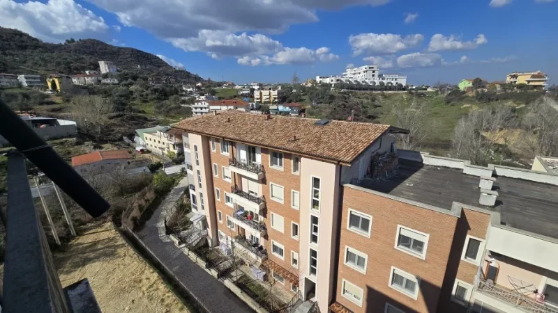 Tirane, shitet 1+1 , (Kodra e diellit)