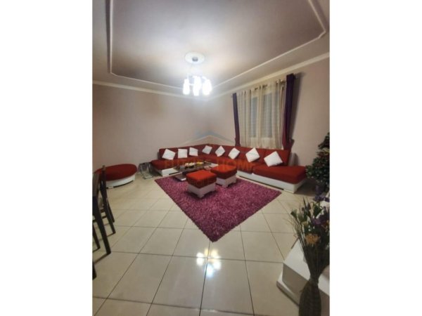 Tirane, jepet me qera Vile Kati 2, 198 m² 1.000 € (Sauk, Tiranë)