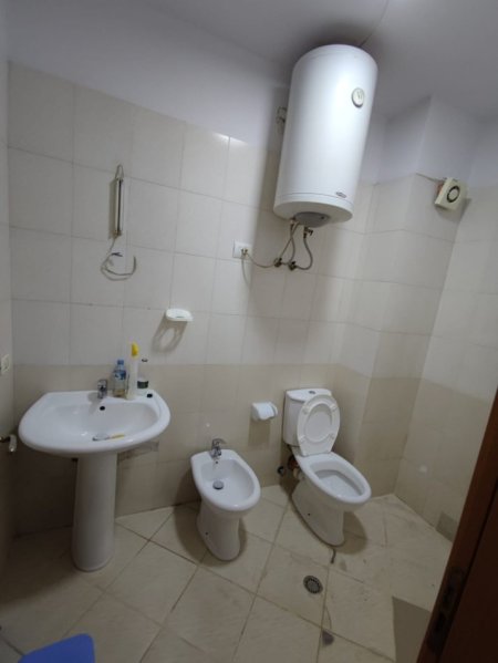 Tirane, jap me qera apartament 1+1+Ballkon Kati 6, 60 m² 40.000 leke/muaj