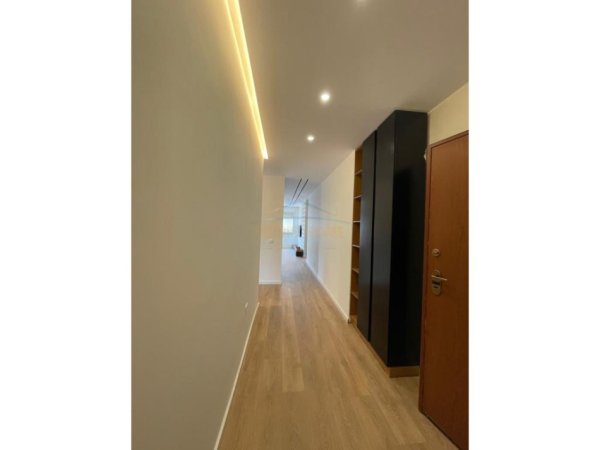 Tirane, jepet me qera apartament 3+1 Kati 2, 116 m² 1.000 € (Liqeni i Thate, Tirane)