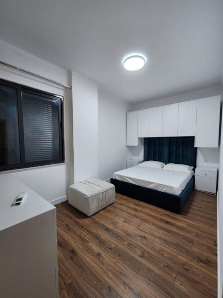 Tirane, jepet me qera apartament 2+1 Kati 8, 100 m² 500 € (Yzberisht, nela 6)