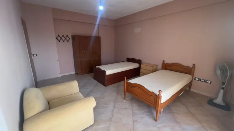 Tirane, jepet me qera apartament 3+1+Ballkon Kati 2, 100 m² 500 € (Rruga Sali Nivica ,prane tregut te ri elektrik)