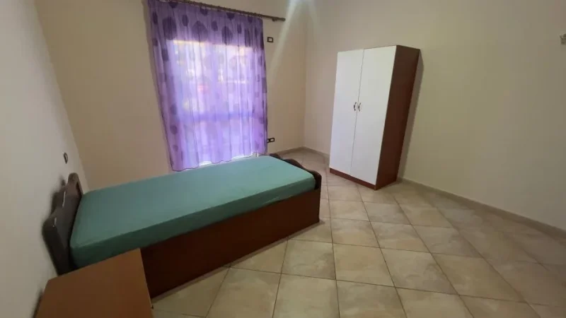 Tirane, jepet me qera apartament 3+1+Ballkon Kati 2, 100 m² 500 € (Rruga Sali Nivica ,prane tregut te ri elektrik)