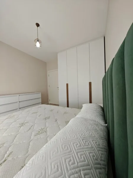 Tirane, jepet me qera apartament 1+1 , 70 m² 550 € (Ish venue club)