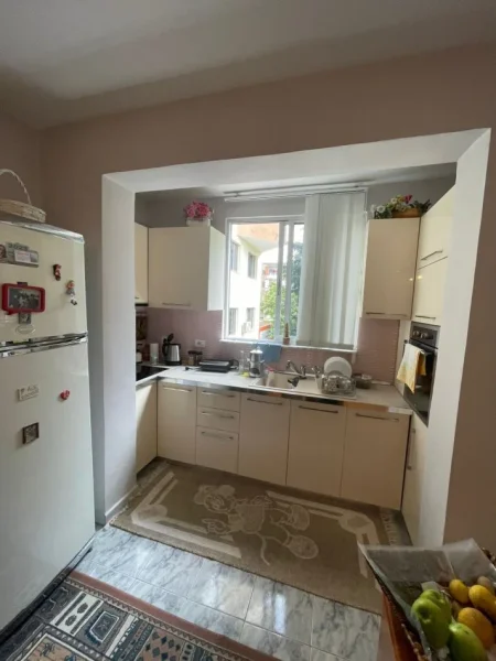 Tirane, shitet apartament 3+1 Kati 3, 100 m² 180.000 € (Mozaiku)