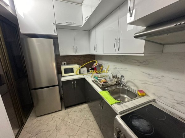 Tirane, jepet me qera apartament 1+1 Kati 3, 74 m² 500 € (MYSLYM SHYRI)