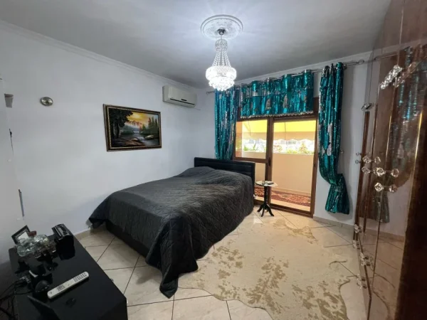 Tirane, shes apartament 3+1+Ballkon Kati 3, 73 m² 175.000 € (Rruga e Kavajes)