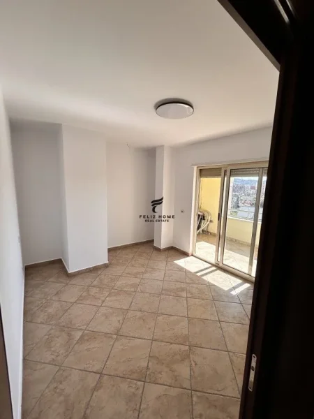 Tirane, jepet me qera apartament 2+1+Ballkon Kati 6, 90 m² 600 € (MINE PEZA)
