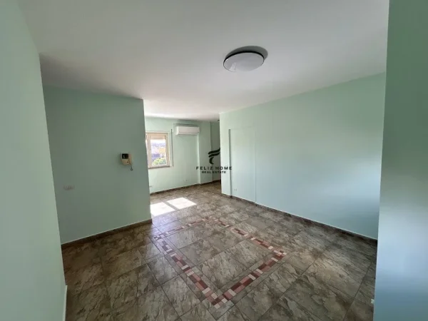 Tirane, jepet me qera apartament 2+1+Ballkon Kati 6, 90 m² 600 € (MINE PEZA)