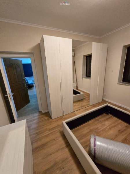 Tirane, jepet me qera apartament 1+1+Ballkon Kati 1, 70 m² 450 € (ish restorant durresi)