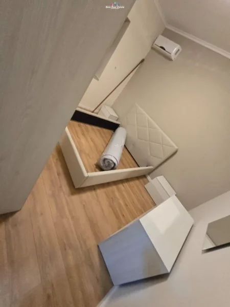 Tirane, jepet me qera apartament 1+1+Ballkon Kati 1, 70 m² 450 € (ish restorant durresi)