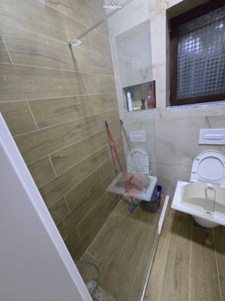 Tirane, jepet me qera apartament 1+1+Ballkon Kati 1, 70 m² 450 € (ish restorant durresi)