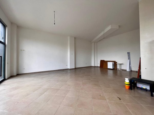 Tirane, jepet me qera ambjent biznesi Kati 0, 110 m² 650 € (Green City - Tiranë)