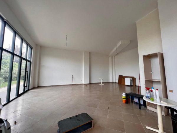 Tirane, jepet me qera ambjent biznesi Kati 0, 110 m² 650 € (Green City - Tiranë)
