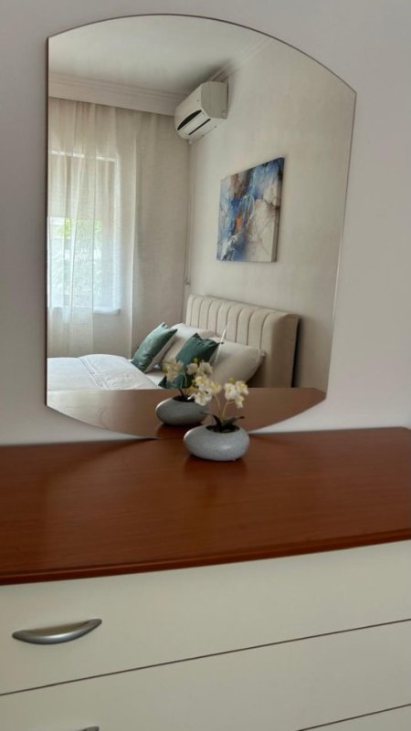 Tirane, jepet me qera apartament 2+1 Kati 3, 120 m² 630 € (Pazari i ri)