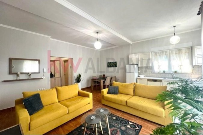 Tirane, jepet me qera apartament 2+1 Kati 5, 96 m² 750 € (SQUARE 21)
