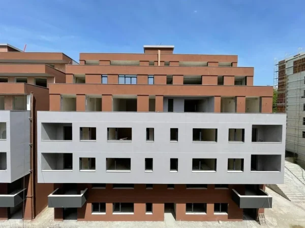 SHITET APARTAMENT 2+1+2   165.000 € (Rruga e Elbasanit)